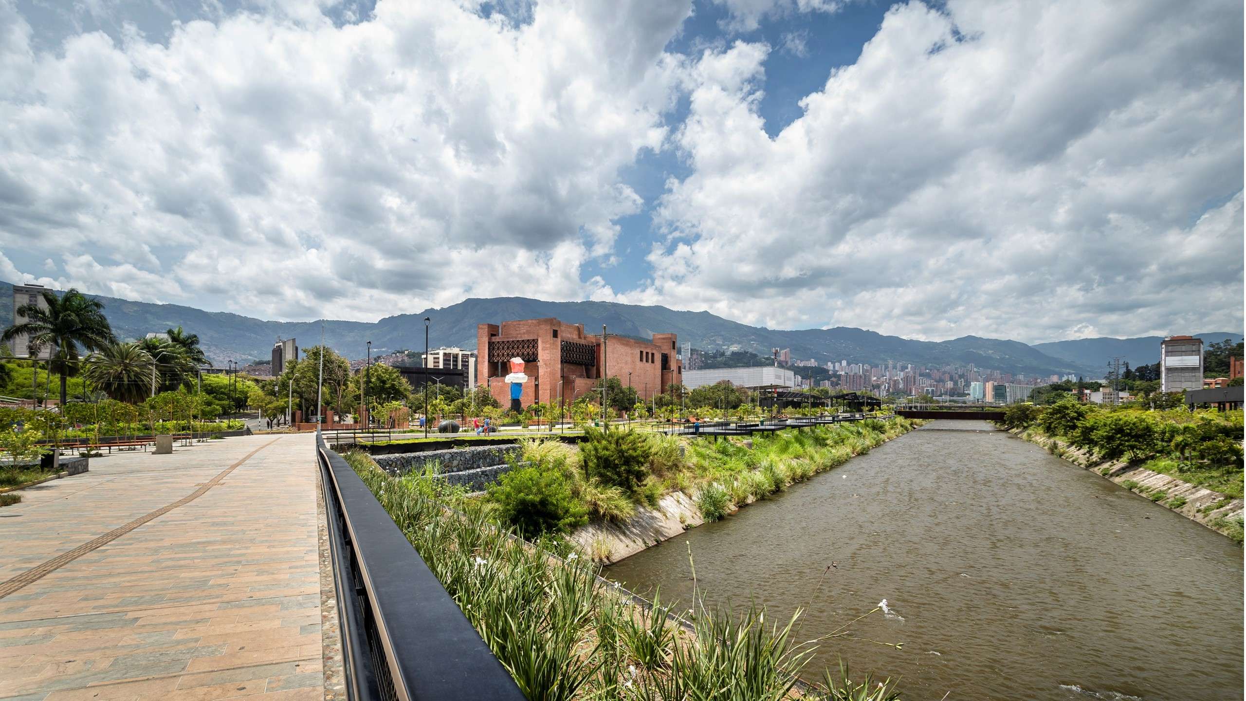 Parques Del Río Medellín | Biennal